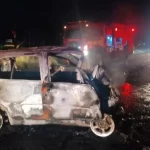 Motorista morre carbonizado na MS-134 ao colidir Uno contra carreta