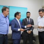 Governador do Estado Eduardo Riedel edita decreto que coloca à disposição a Defensoria Pública do MS para prestar assistência jurídica a pessoas que estão detidas ainda em Brasília.