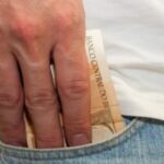 Salário de 86 mil servidores estará disponível dia 3, injetando R$ 406 milhões na economia