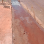 Descaso: Esgoto na rua, moradores reclamam dá falta de assistência