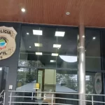 Menina de 2 anos é torturada, amarrada pelo pescoço e estuprada por padrasto em Campo Grande