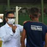 Saúde volta a agendar vacinação e vai oferecer terceira dose para crianças de 5 a 11 anos