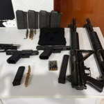 Campo Grande: Grupo  de quatro pessoas é preso com fuzis  e armas seriam usadas em vingança