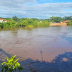 Nível do rio Aquidauana passa de 7 metros e Defesa Civil inicia trabalho com ribeirinhos