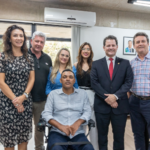 Diretoria do Hospital e vereador Adavilton se reúnem com deputados e secretário de saúde