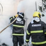 Casa é incendiada após enteado esfaquear padrasto em Dourados