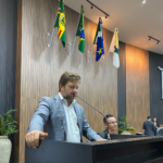 Vereador Enelvo Junior faz indicação de bebedouros para a Escola Valério e de verificação do transporte dos alunos das fazendas Engenho 2 e Fortaleza