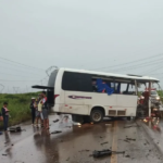 Acidente entre micro-ônibus e caminhão deixa 12 mortos no Pará