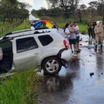 Motorista faz ultrapassagem, capota carro e morre em Campo Grande