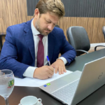 Vereador Enelvo Junior faz indicação de mais semáforos para o município