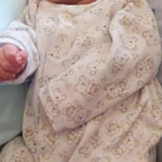 Bebê que lutou pela vida e teve mãe e padrasto presos está bem e com o pai em CG