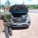 Polícia Militar Ambiental de Miranda prende dois homens de 21 e 22 e recupera veículo Hyundai Creta de locadora que estava sendo levado para a Bolívia