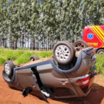 Carro capota na BR-060 em Sidrolândia