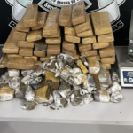 Polícia Civil localiza depósito de drogas no Bairro Lageado e apreende 132 tabletes de maconha