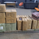 Polícia Civil apreende dois carros carregados com produtos contrabandeados