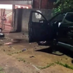 Fugindo da PM, motociclista bate em caminhonete e é lançado por cima de muro