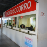 Família fica ferida após veículo capotar na saída para Sidrolândia