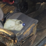 Pai ameaça e ateia fogo no carro do filho