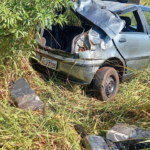 Homem tenta fugir da Polícia Civil e capota veículo carregado de maconha no MS