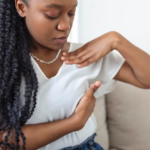 Câncer de mama: 2 em cada 10 mulheres negras se sentem discriminadas