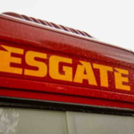 Idoso perde o controle da direção e morre ao atingir Hilux em barranco na BR-060