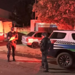 Separado, homem destrói muro de casa com carro e mata amigo da ex-mulher em MS