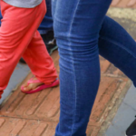 Mãe encontra sangue na cama e descobre que namorado estuprou filha de 5 anos