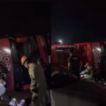 Ônibus do cantor Adriano Rhod sofre acidente na BR-463 antes de show em Ponta Porã