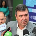 Eduardo Riedel publica decreto que suspende licenças para desmatamento no Pantanal