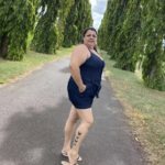 Mulher é assassinada com facada no pescoço em frente de casa pelo ex-marido