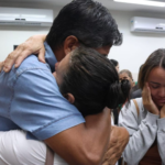 Condenação de 20 anos foi comemorada por viúvo de mulher morta a facadas pelo filho