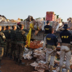 Quatro toneladas de maconha são encontradas em carreta carregada com sucata