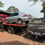 DOF apreende carro adulterado que seguia em guincho de Sidrolândia para Ponta Porã