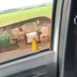 Caminhão com contrabando de eletrônicos sofre acidente e parte da carga é furtada