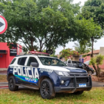  Durante perseguição, motorista roda na pista e bate em árvore em Campo Grande