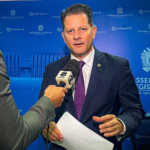 Renato Câmara reivindica construção de faixas elevadas para pedestres em frente a todas as escolas de MS