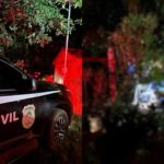 Homem é assassinado com várias facadas e amigo encontrado dormindo ao lado de corpo