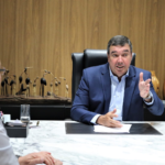 Com projetos e planejamento para 2024, Riedel retoma função e reconhece atuação do vice-governador