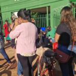 Pais madrugam nas escolas e descobrem que a maioria das senhas foram entregues ontem