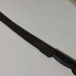 Homem é preso após atacar família com facão: ‘Estou com o demônio no corpo’