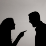 Mulher invade casa de ex- companheiro durante a madrugada, o agride e acaba presa pela PM