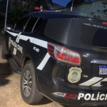 Polícia Civil apreende celular, simulacro, espingarda e indicia investigado por crime sexual e ameaça contra criança