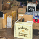 Polícia Civil prende homem responsável pelo depósito de cigarros eletrônicos e Power Honey