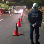 Operação Lei Seca aborda 4 mil veículos e 401 negam teste do bafômetro