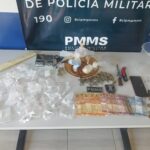 Policia Militar: um usuário de droga e três traficantes são presos no bairro São Bento, em Sidrolândia