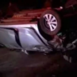 Motorista bate em caminhão e capota várias vezes na BR-060; duas crianças estavam no carro 