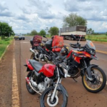 Acidente na BR-060 deixa dois jovens feridos após colisão entre moto e carro