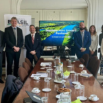 Governo de MS apresenta Lei do Pantanal para executivos, ONGs e autoridades da União Europeia