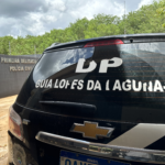 Homem sai para curtir Baitaca na praça e ao retornar descobre que o veículo foi arrombado e pertences furtado