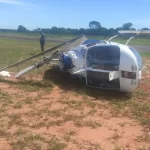Helicóptero cai em aeroporto de Campo Grande; piloto foi socorrido